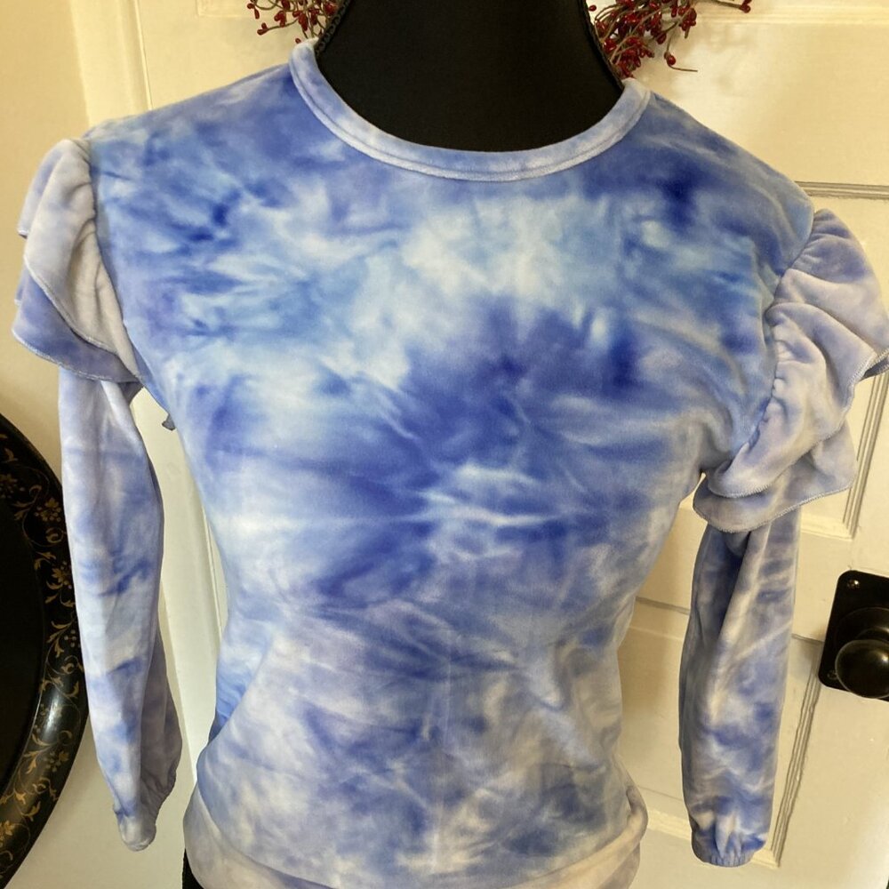 127 Between Velour L/S Top Size 8 (Girl)